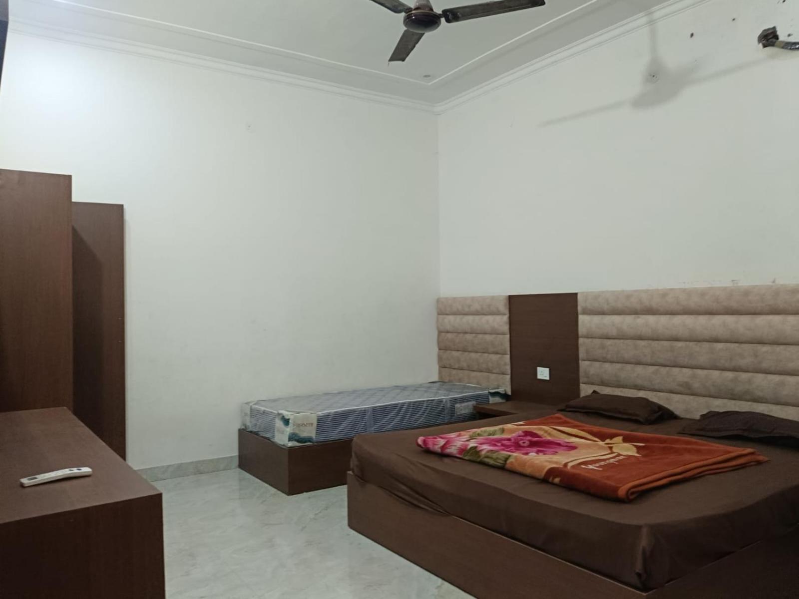 Sewa Sadan Homestay Рішикеш Екстер'єр фото